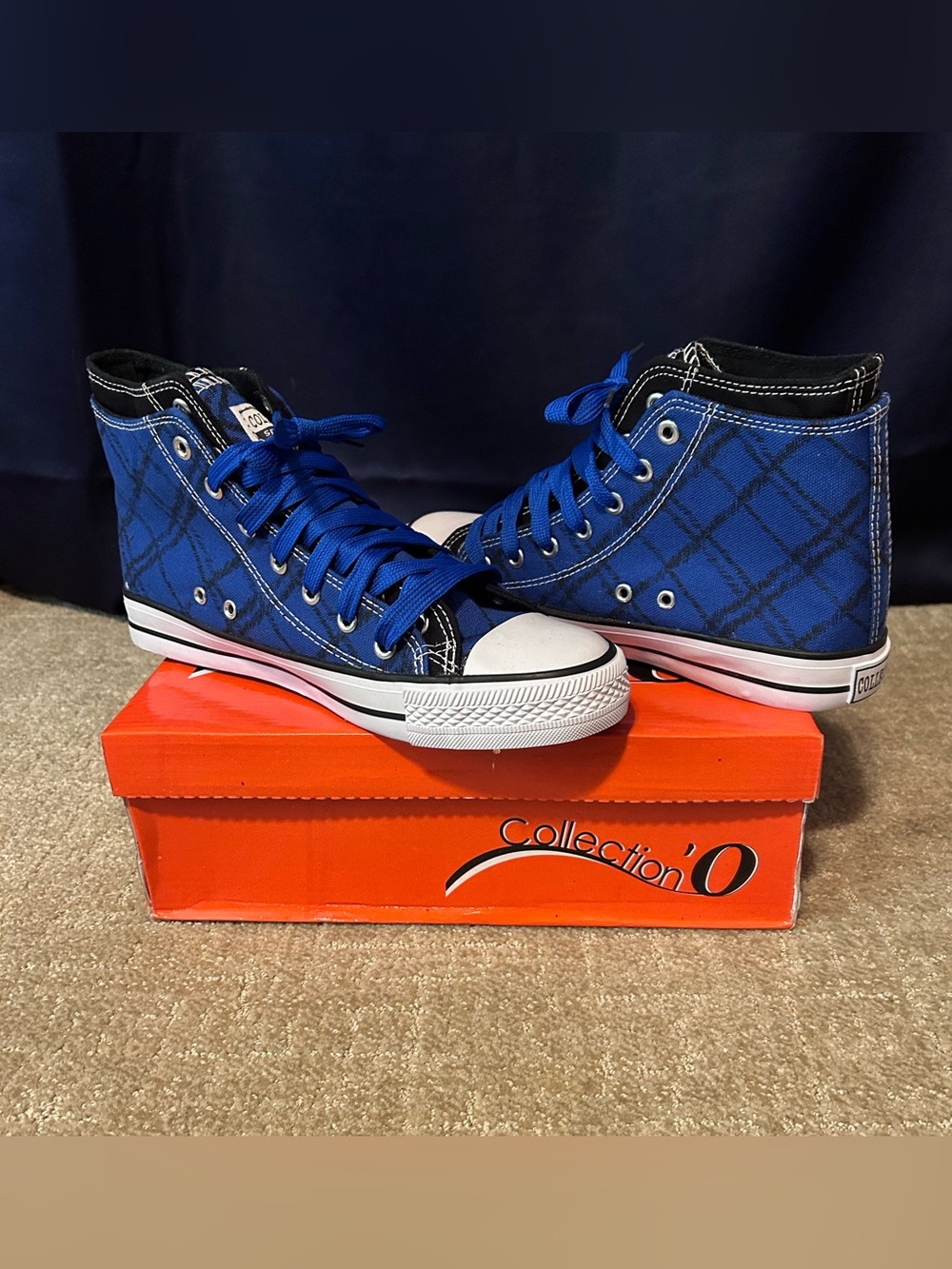New Women’s 6.5 Black/Blue High-Tops